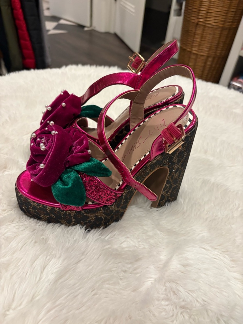 Betsey Johnson Metallic Fuchsia Velvet Rose Platform Sandals - Picture 2 of 5